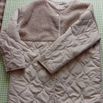 베이지 퀼팅 자켓