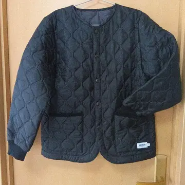 ARMEN 블랙 퀼팅 자켓