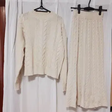 아이보리 케이블 니트 셋업