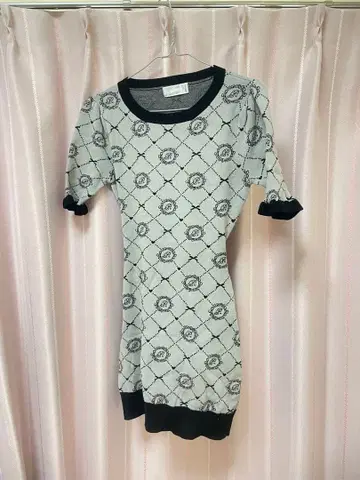 pium 모노그램 미니 원피스