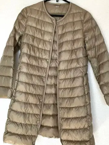 유니클로 울트라 라이트 다운 롱 코트 노카라