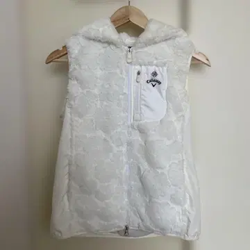 Callaway 후드 부착 화이트 베스트