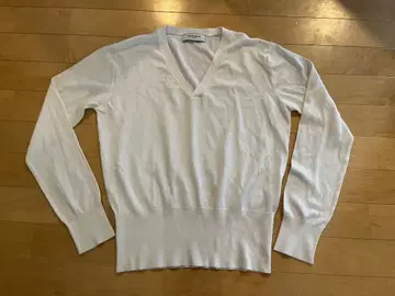 MARKUP 화이트 V넥 긴팔 니트 미사용