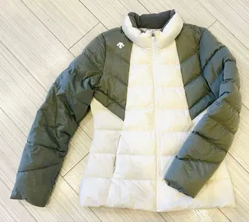 데상트 그레이/화이트 다운 자켓