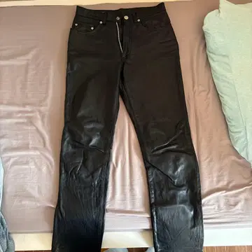 블랙 가죽 슬림 핏 팬츠