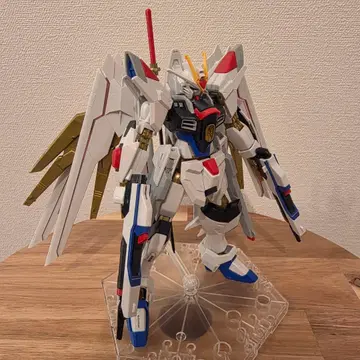 HG 1/144 마이티 스트라이크 프리덤 건담