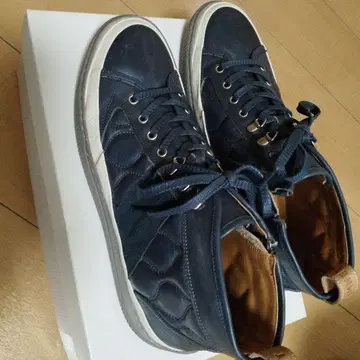 익명 배송 무료 캐서린 햄넷 HAMNETT 네이비 하이컷 스니커즈