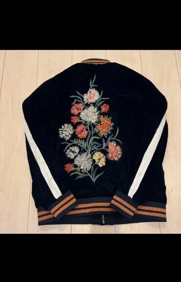 ZARA 스카잔 자수 벨로아 블루종