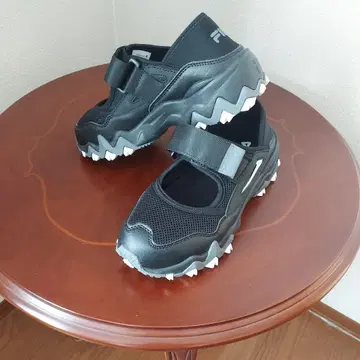 FILA 블랙 스니커즈 벨크로