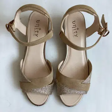 unity 베이지 글리터 샌들