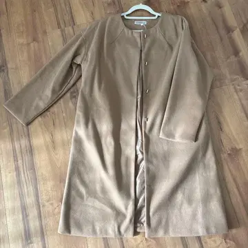 베이지 롱 코트 단추식