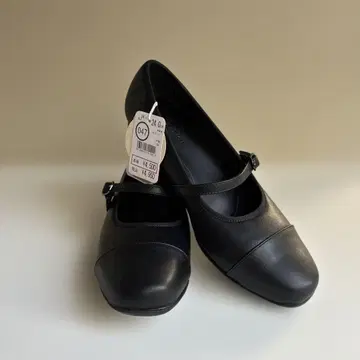 스트랩 포함 블랙 펌프스 24.0 cm