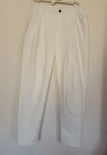 [컨디션 최상] 웨스트우드 아웃피터스 화이트 테이퍼드 팬츠