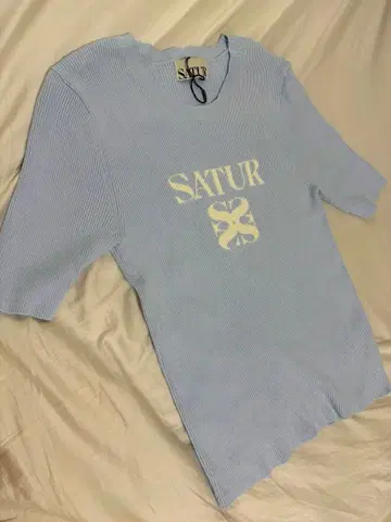 새상품급 SATUR 반팔 리브 니트 스카이블루