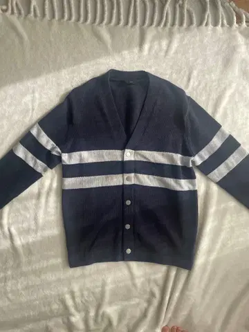 투모로우랜드 네이비 화이트 스트라이프 가디건