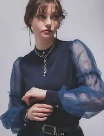 새상품 미사용 HARE 하레 튤 절개 블라우스