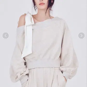 FRAY I.D 빅 리본 원숄더 티셔츠 오트밀