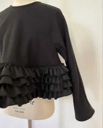 로지몬스터 니트 프릴 블랙