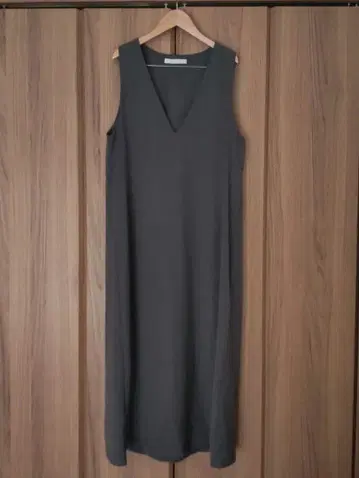 V넥 브라운 롱 원피스