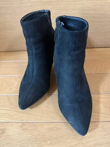 블랙 스웨이드 부티