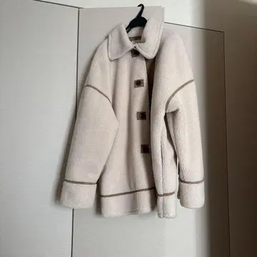 TODAYFUL 보아풍 무스탕 코트 크림색