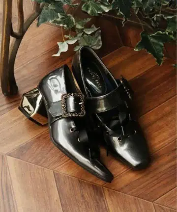 택 포함 새상품 엑시즈팜 카와이 버클 디자인 펌프스