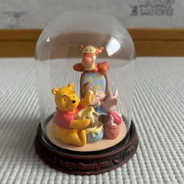 도쿄 디즈니랜드 곰돌이 푸 입상