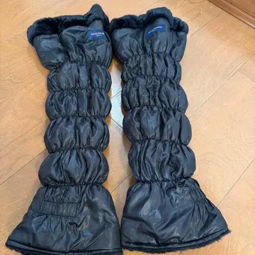 KISS ON THE GREEN 레그 워머 블랙