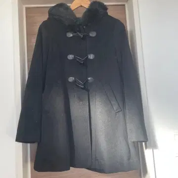 새상품급 CECIL McBEE 퍼 달린 롱 코트