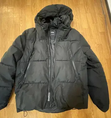 ZARA 블랙 다운 자켓