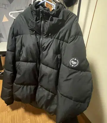 ZARA 블랙 다운 자켓