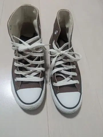 CONVERSE 브라운 캔버스 하이컷 스니커즈