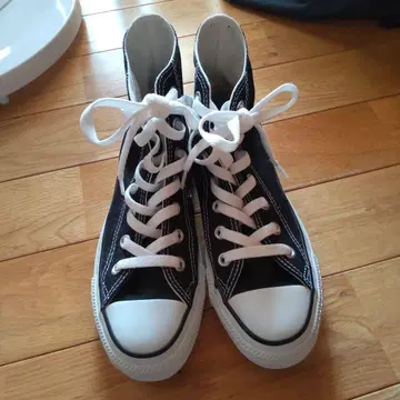 컨버스 블랙 하이컷 스니커즈