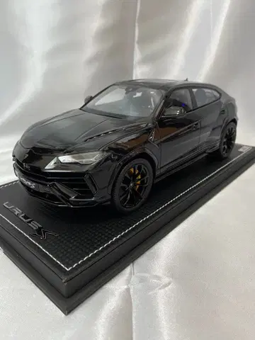 MR 1/18 람보르기니 우루스 One Off