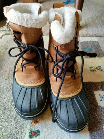 시착만 한 상품 Crocs 부츠 브라운