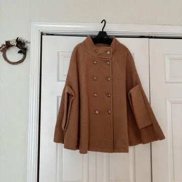 베이지 더블 버튼 판초