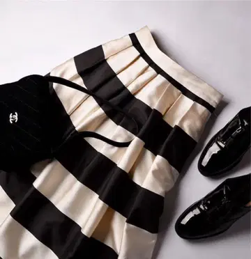 SHE 도쿄 안나 보더 실크 플레어 스커트 38