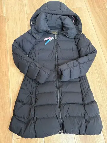 TATRAS 블랙 다운 자켓 후드 부착