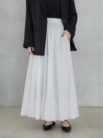 새상품 미사용 crewre 크루레 나일론 드레이프 맥시 스커트