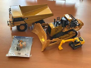 CAT 스케일 모델 토미카 PC200 Volvo 키링 CAT 카드