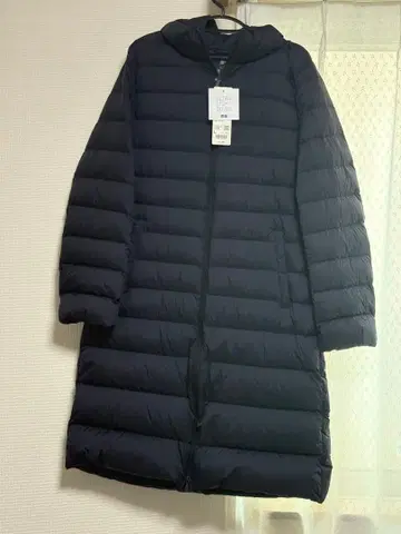 유니클로 울트라 라이트 다운 롱 코트 L 사이즈