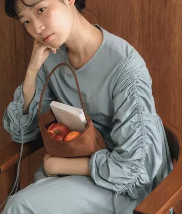 [ 새상품 ] 색스 블루 개더 긴팔 롱 원피스