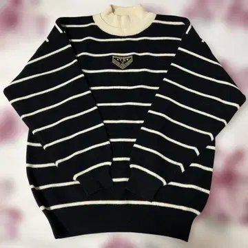 새상품급 TS 하이넥 스트라이프 스웨터