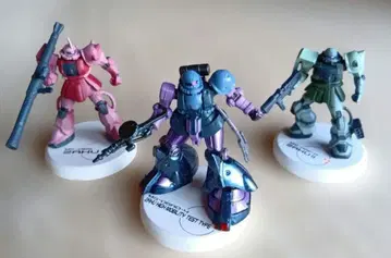 자쿠 피규어 3체 세트