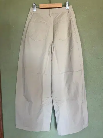 [ 미사용 새상품 ] JEANASIS 배럴렉 볼륨 팬츠 S