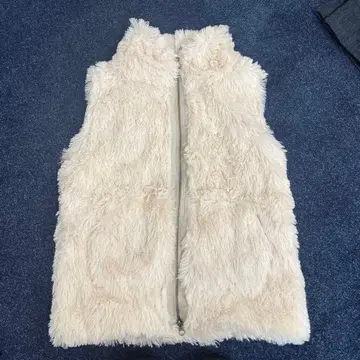 미사용 새상품 OandI 퍼 집업 베스트