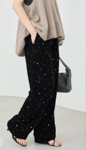 새상품급 IENA 튤 아담 벨로아 이지 팬츠 블랙 38