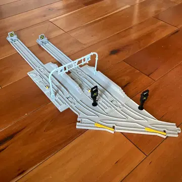 프라레일 레일 J-24 차량 기지