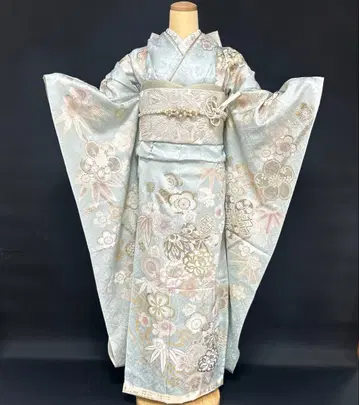 스카이블루의 고급 금채 은채 모란과 공 장식 후리소데 풀세트