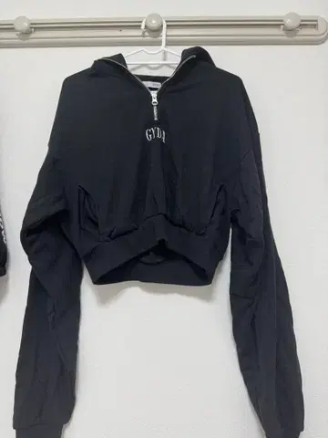 GYDA 후드티 블랙 F 사이즈